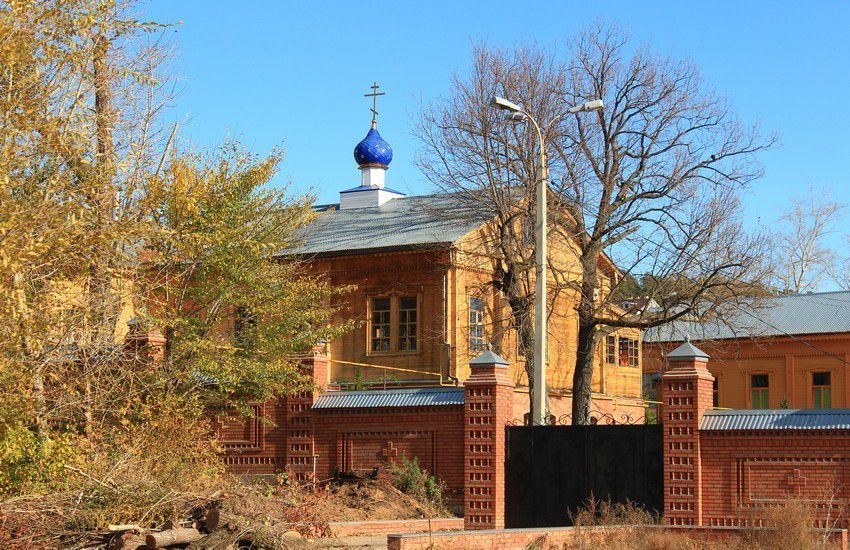 Воскресенский мужской монастырь. Церковь Воскресения Христова, Портпосёлок (Тольятти, город, Самарская область). общий вид в ландшафте, Вид с запада, с прибрежного яра