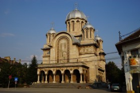 Хунедоара. Кафедральный собор Константина и Елены