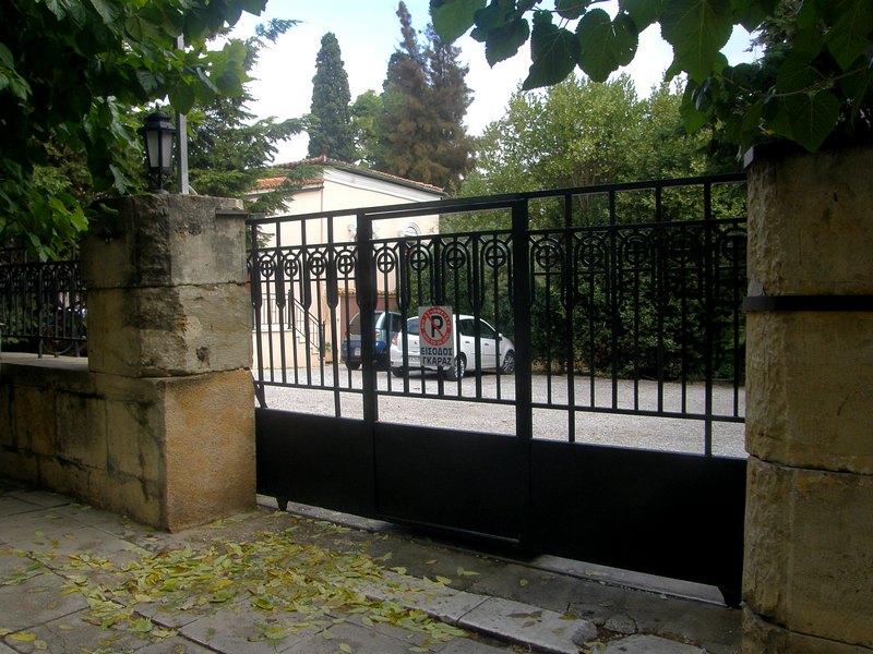 Монастырь Петраки, Афины (Αθήνα) (Аттика (Ἀττική), Греция). архитектурные детали, Северные ворота