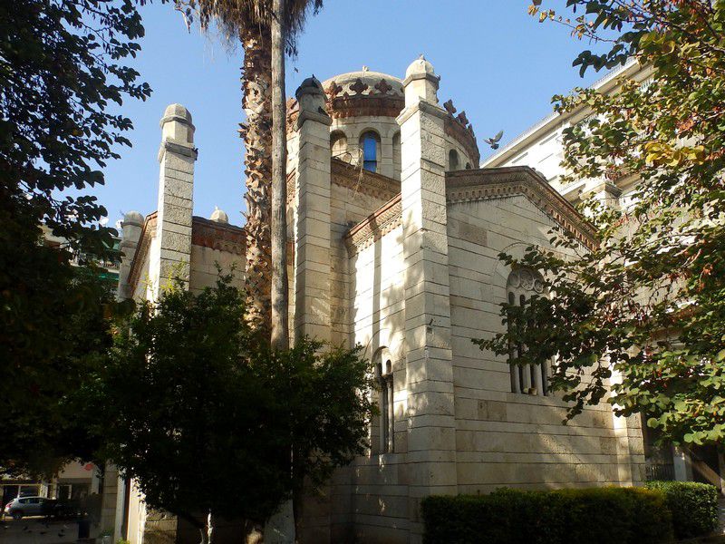 Церковь Георгия Победоносца, Афины (Αθήνα) (Аттика (Ἀττική), Греция). общий вид в ландшафте