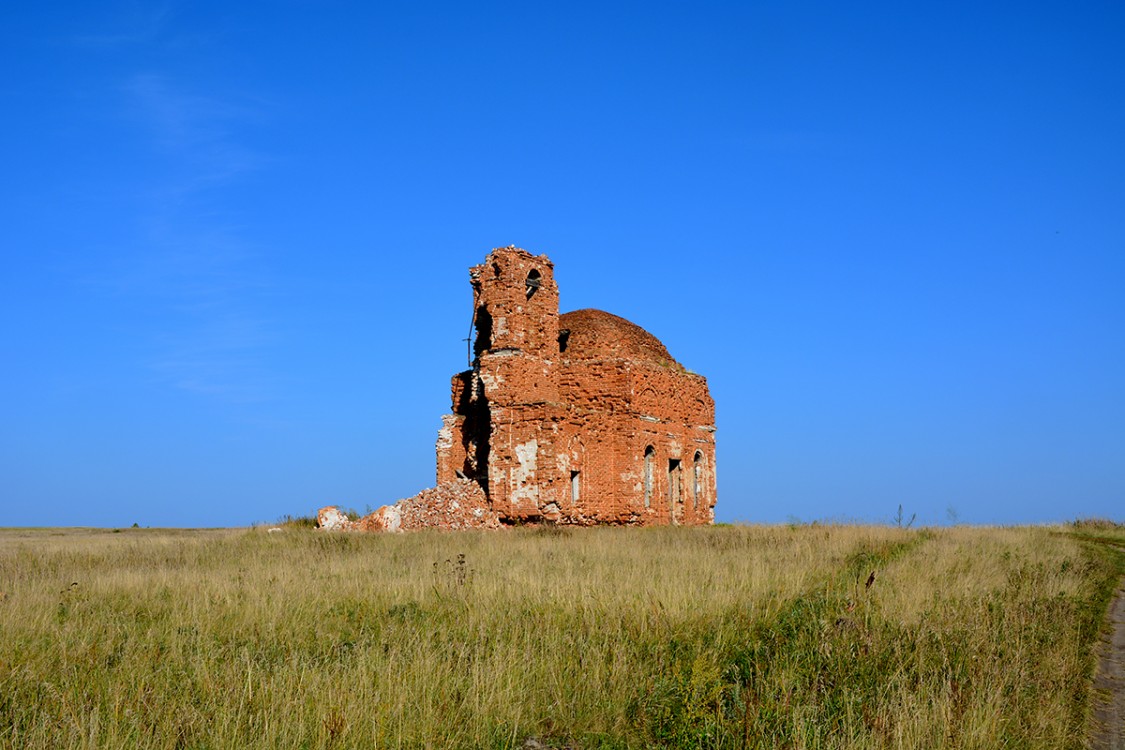 Церковь Казанской иконы Божией Матери, Красный Яр (Шумихинский район, Курганская область). общий вид в ландшафте