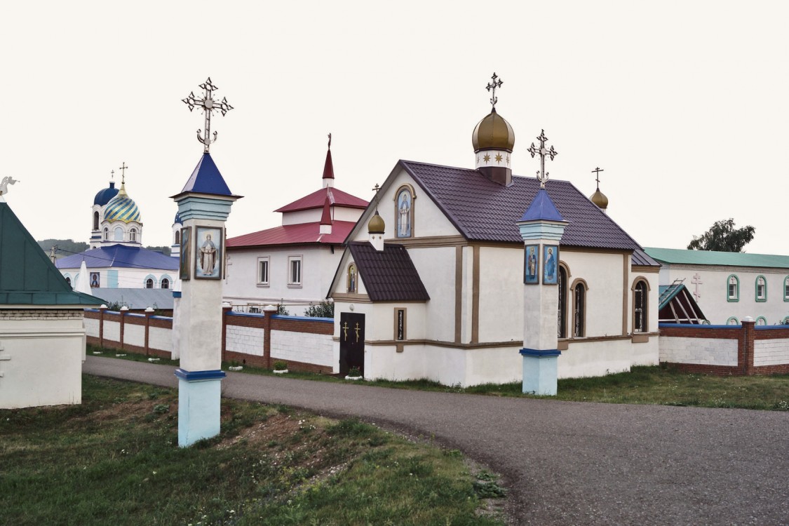 Новомихайловка. Покровский Эннатский мужской монастырь. фасады