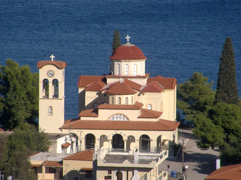 Палеа-Эпидаврос. Церковь Николая Чудотворца. общий вид в ландшафте