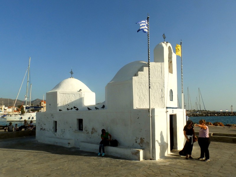 Церковь Николая Чудотворца, Эгина (Аттика (Ἀττική), Греция). общий вид в ландшафте