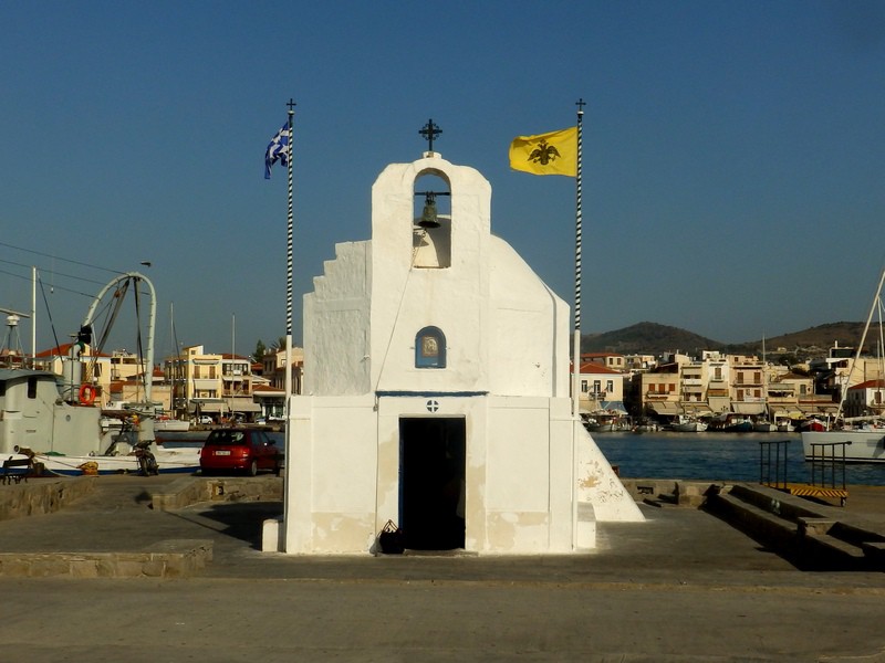 Церковь Николая Чудотворца, Эгина (Аттика (Ἀττική), Греция). общий вид в ландшафте
