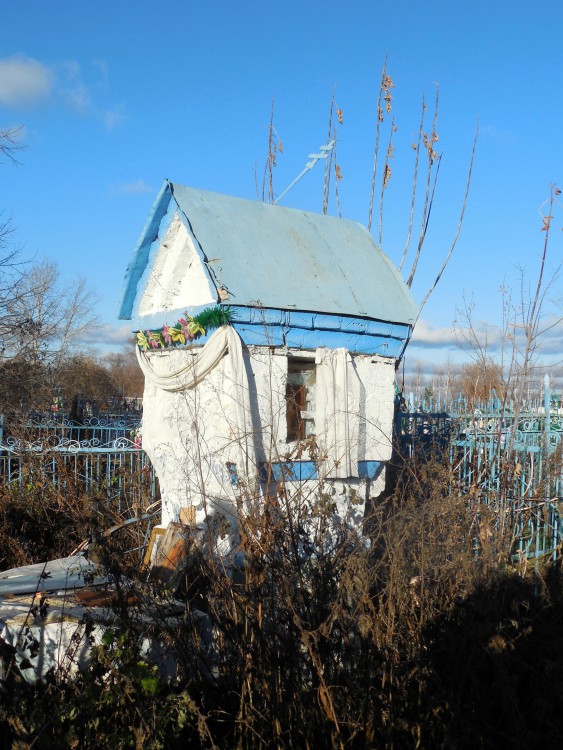 Сокуры. Часовенный столб. фасады