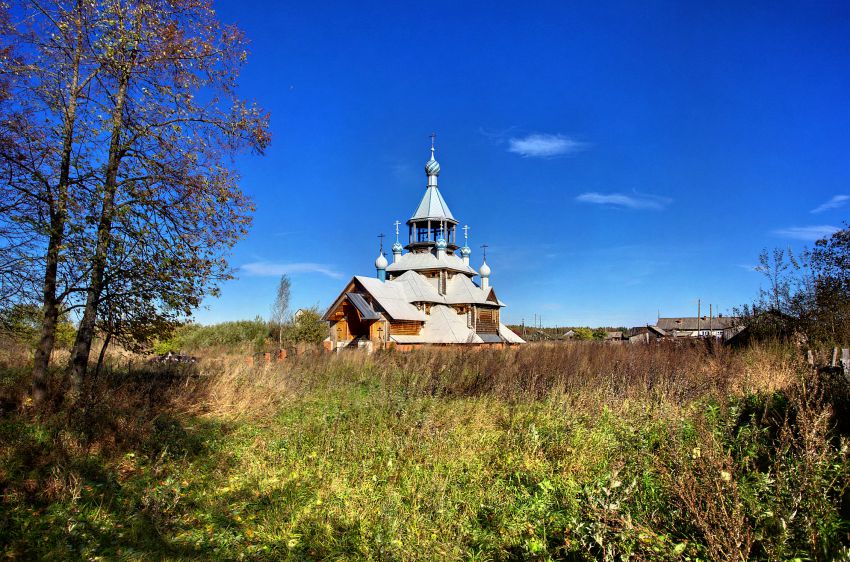 Симаково. Церковь Николая и Александры, царственных страстотерпцев. общий вид в ландшафте