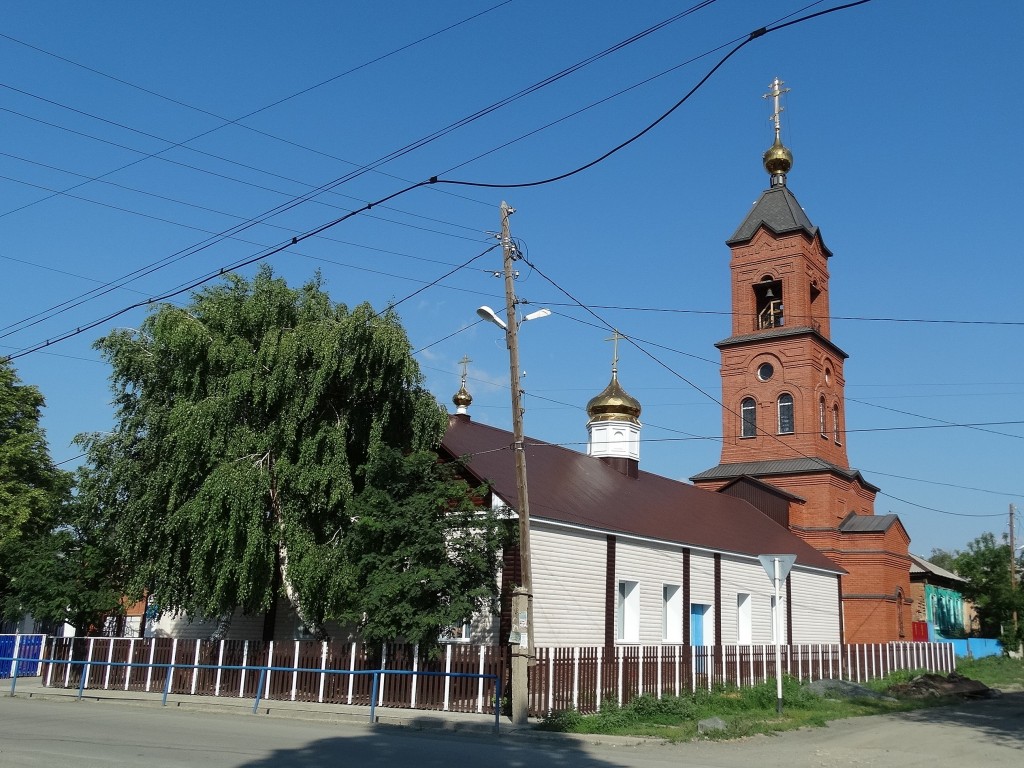 Орск. Церковь Покрова Пресвятой Богородицы при архиерейском подворье. фасады