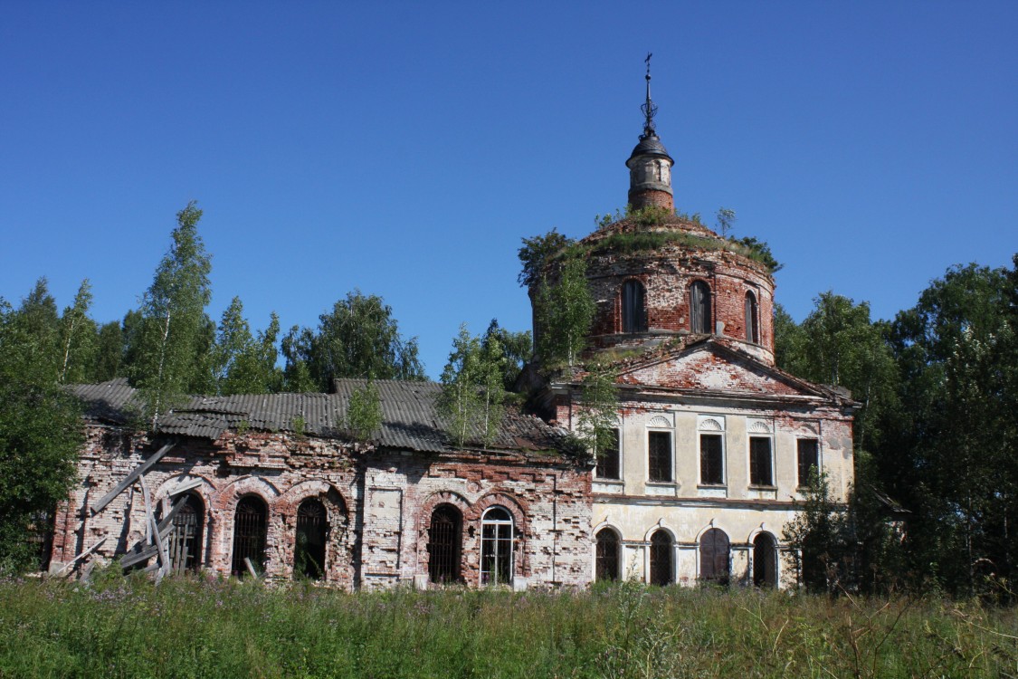 Намесково. Церковь Троицы Живоначальной. фасады