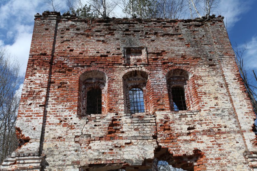 Александрова Пустынь. Церковь Троицы Живоначальной. архитектурные детали