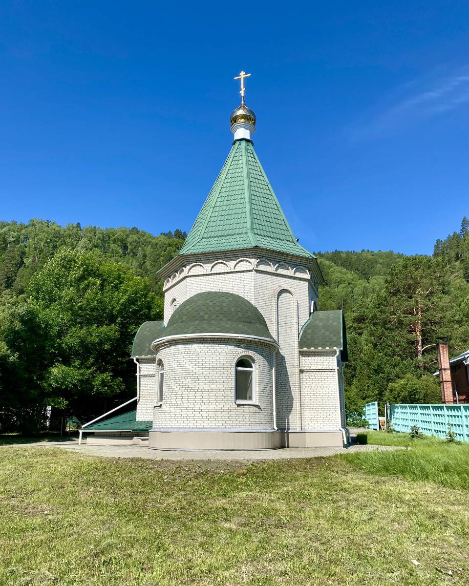 Церковь Сергия Радонежского, Изербель (Саяногорск, город, Республика Хакасия). фасады, Вид с востока