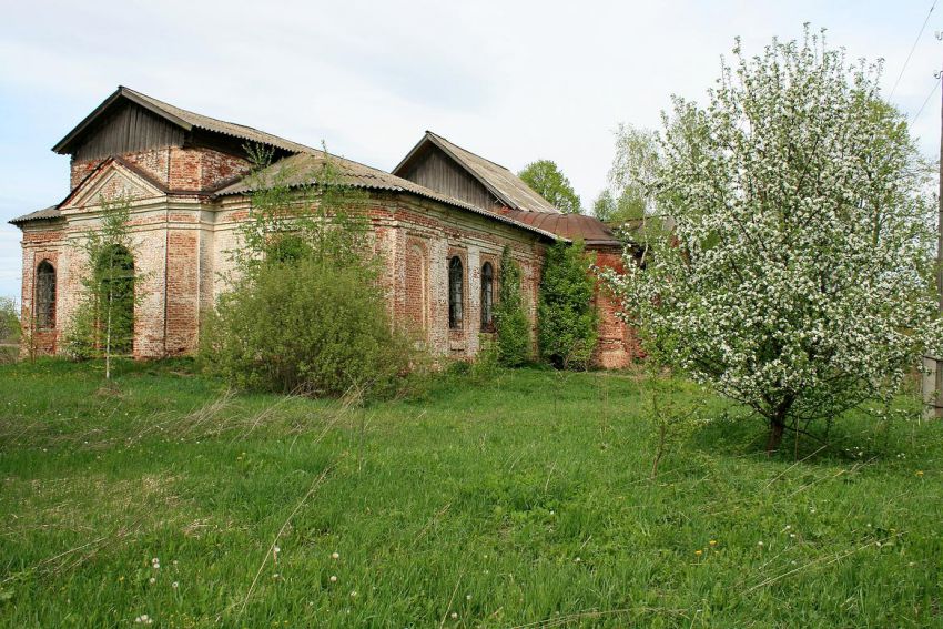 Церковь Покрова Пресвятой Богородицы, Никола (Яранский район, Кировская область). общий вид в ландшафте
