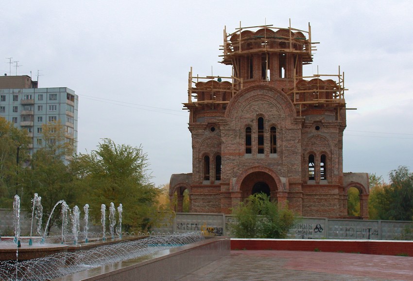 Самара. Церковь Троицы Живоначальной на Воронежских озёрах (новая). документальные фотографии