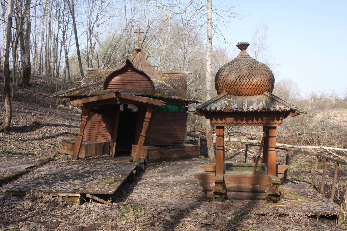 Часовня на роднике Брусёнский колодец, Курыничи (Козельский район, Калужская область). дополнительная информация