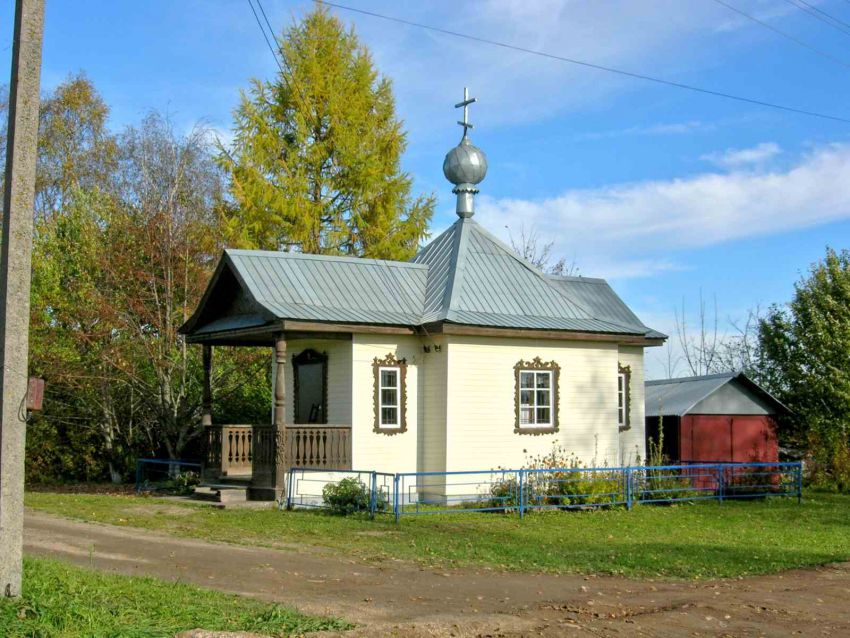 Часовня Николая Чудотворца, Воскресенское (Череповецкий район, Вологодская область). общий вид в ландшафте