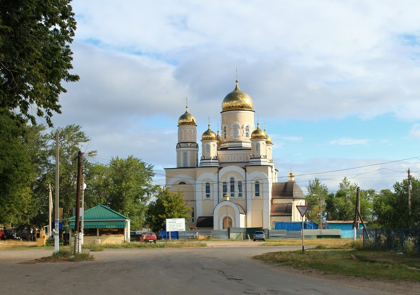 Церковь Георгия Победоносца (новая), Хрящёвка (Ставропольский район, Самарская область). общий вид в ландшафте