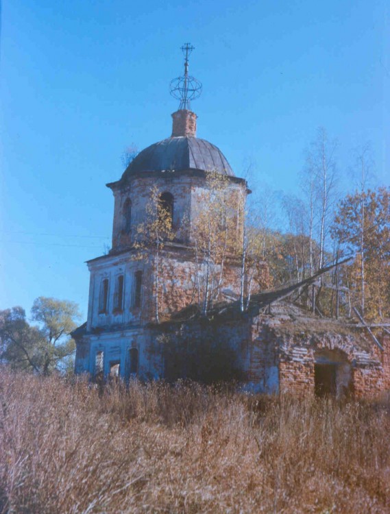 Ванчугово. Церковь Успения Пресвятой Богородицы. фасады, 1994