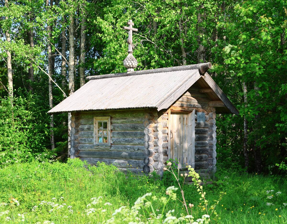 Часовня Космы и Дамиана, Чёлма, урочище (Плесецкий район, Архангельская область). фасады