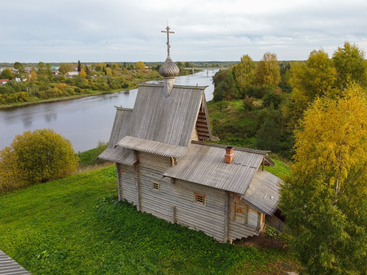 Шелоховская (Архангело). Церковь Пахомия Кенского. фасады