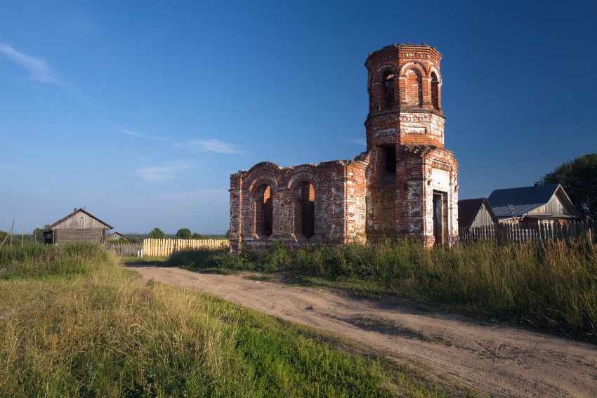 Часовня Покрова Пресвятой Богородицы (?), Нижние Новинки (Усольский район, Пермский край). фасады