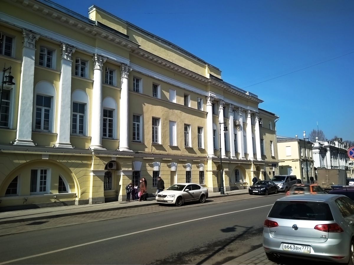 Домовая церковь Покрова Пресвятой Богородицы при пожарном депо на  Пречистенке, Хамовники (Центральный административный округ (ЦАО), г. Москва). фасады