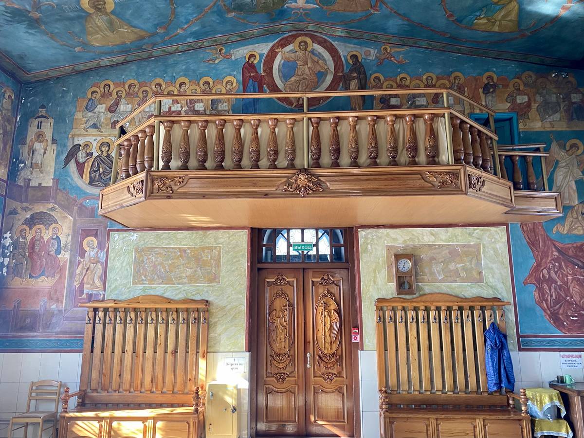 Церковь Петра и Павла, Салаир (Гурьевский район, Кемеровская область). интерьер и убранство, Хоры