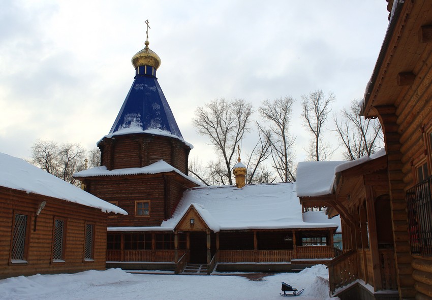 Церковь Иоанна Воина, 116 километра, посёлок (Самара, город, Самарская область). фасады, Вид от крыльца часовни Сошествия Святого Духа
