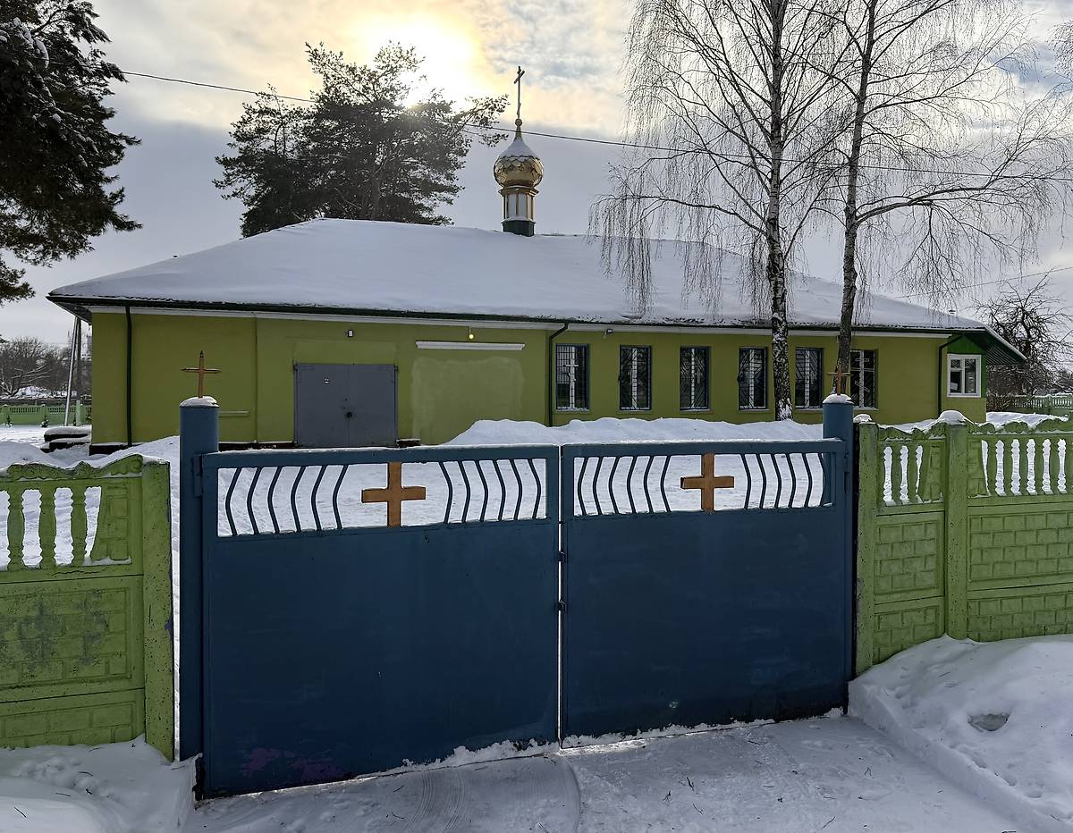 Вид с севера, дополнительная информация. Церковь Ксении Петербургской, Большевик (Гомельский район, Беларусь, Гомельская область)