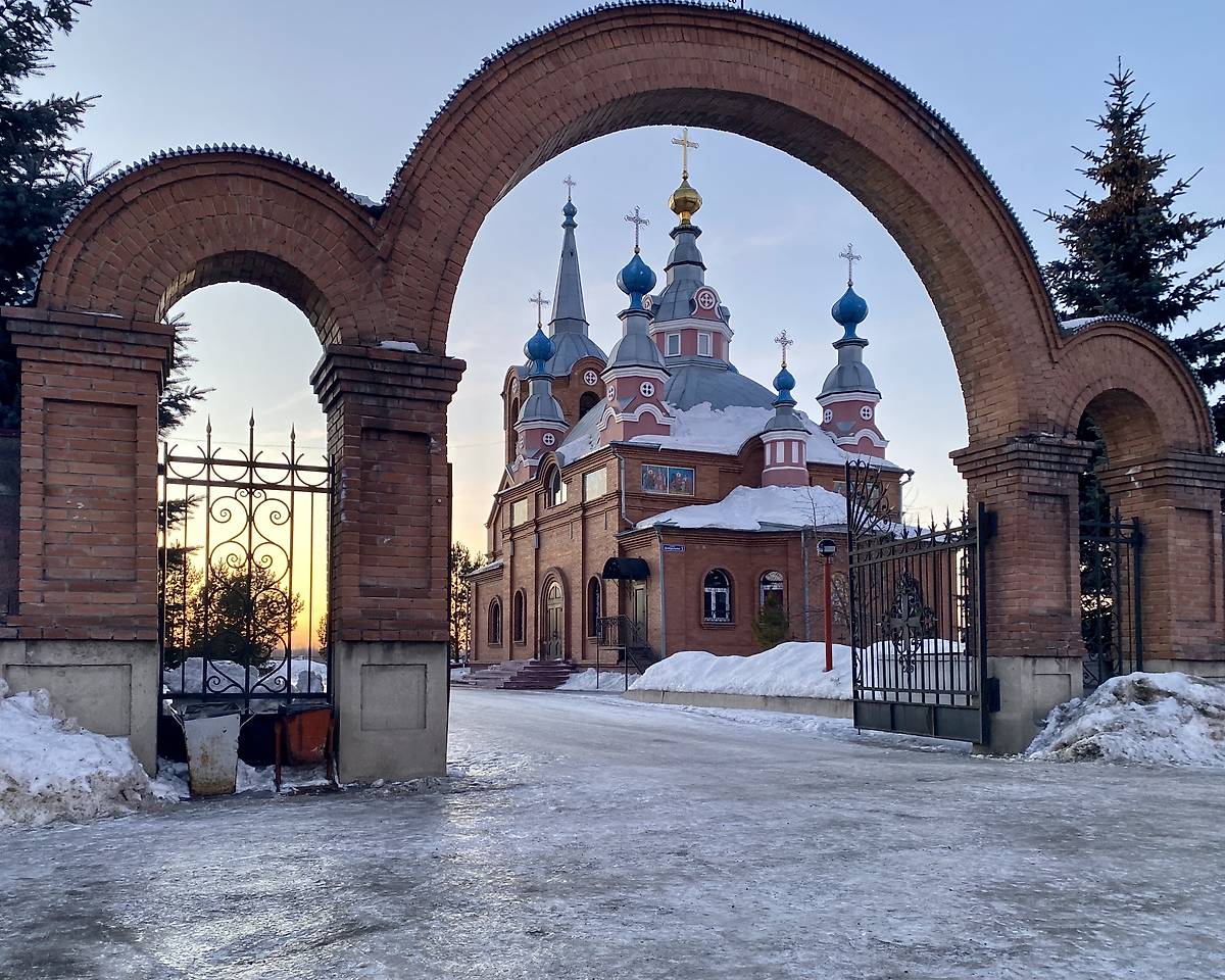 Святые врата, дополнительная информация. Пантелеимоновский мужской монастырь, Безруково (Новокузнецкий район и г. Новокузнецк, Кемеровская область)