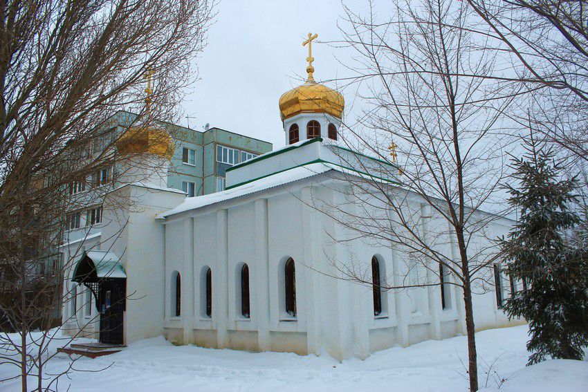 Сухая Самарка. Церковь Пантелеимона Целителя (старая). фасады