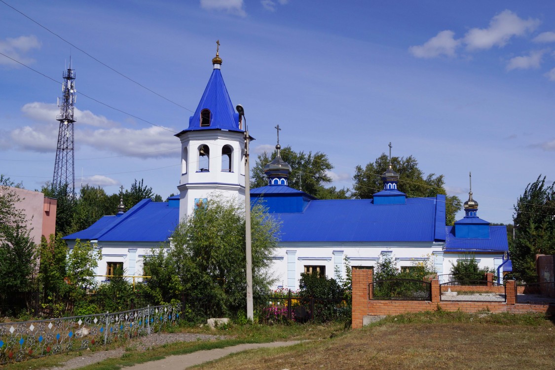 Церковь Покрова Пресвятой Богородицы, Мирный (Красноярский район, Самарская область). общий вид в ландшафте