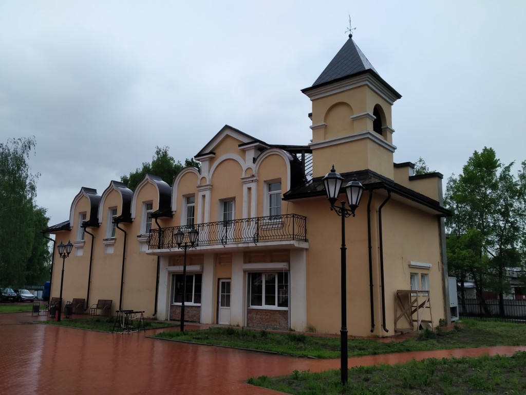 Выхино-Жулебино. Церковь Сретения Господня в Жулебине. дополнительная информация, здание воскресной школы