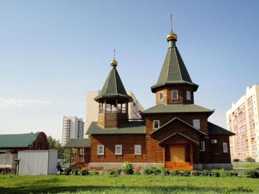 Новосибирск. Церковь Успения Пресвятой Богородицы. фасады, Вид с юга