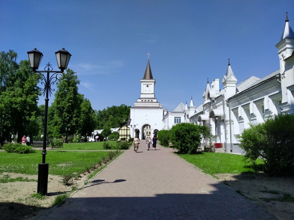 Николо-Угрешский монастырь. Часовня Николая Чудотворца в Святых воротах, Дзержинский (Люберецкий городской округ, гг. Лыткарино, Котельники, Московская область). фасады