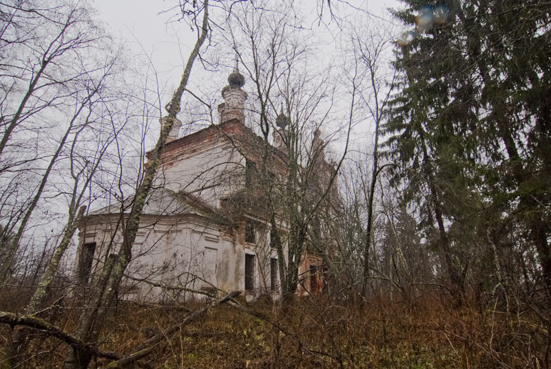 Церковь Преображения Господня, Спасское (Спасское на Пеноузе), урочище (Любимский район, Ярославская область). фасады