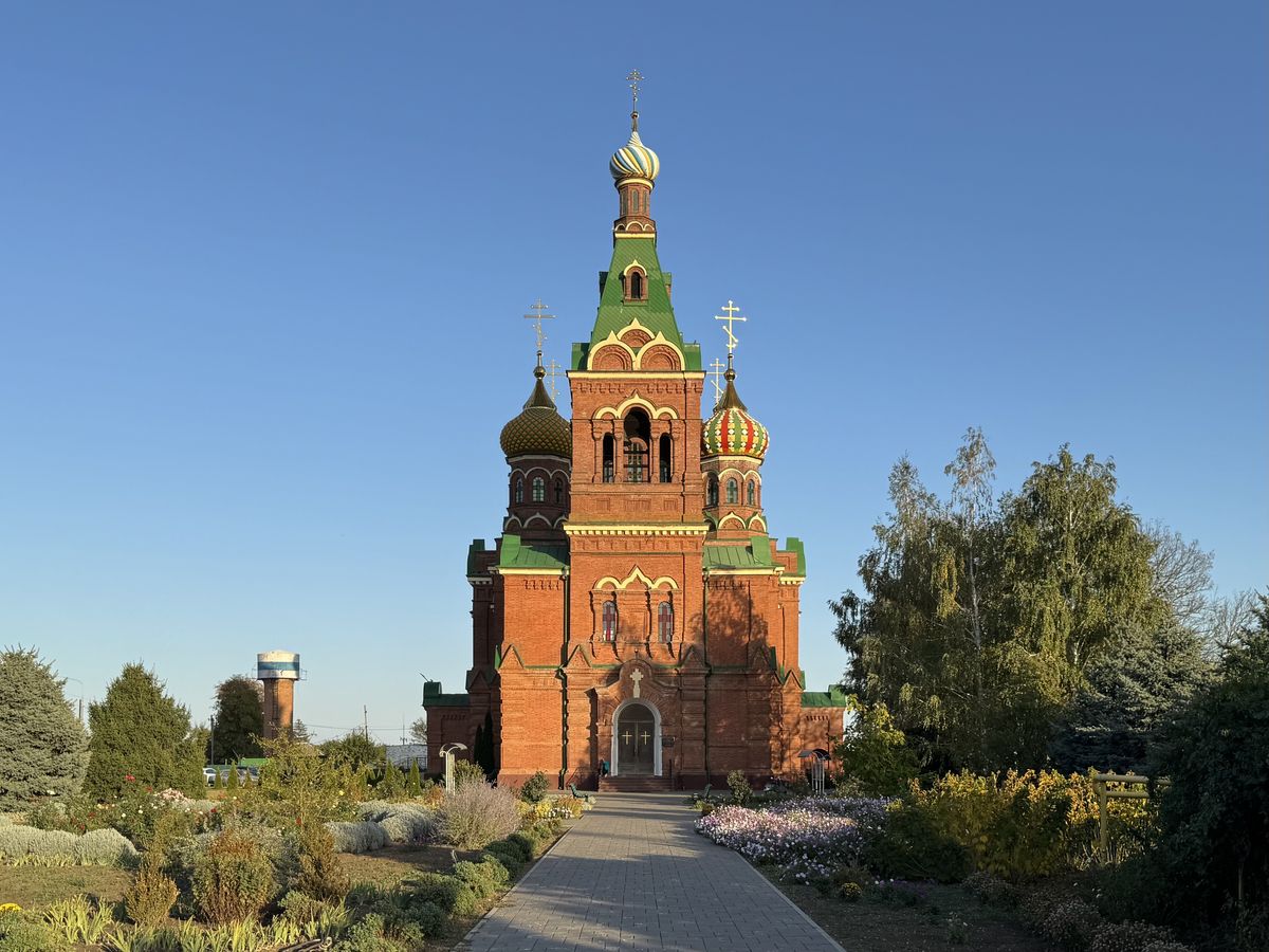 Вид с запада, фасады. Церковь Троицы Живоначальной, Платнировская (Кореновский район, Краснодарский край)