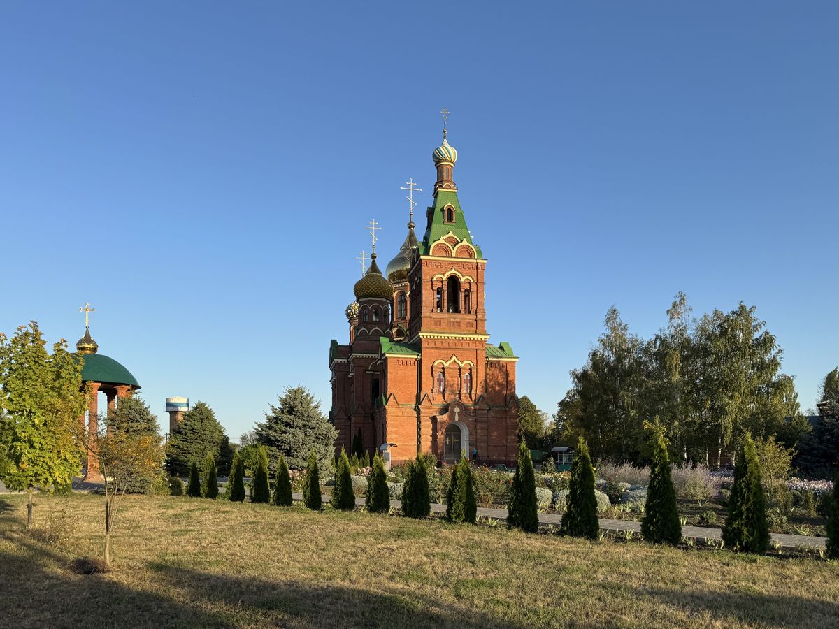 Вид с северо-запада, фасады. Церковь Троицы Живоначальной, Платнировская (Кореновский район, Краснодарский край)