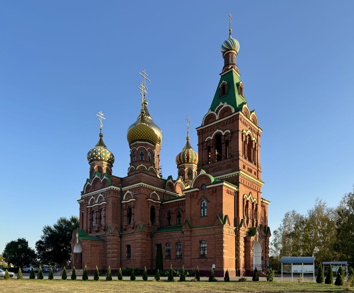 Вид с северо-запада, фасады. Церковь Троицы Живоначальной, Платнировская (Кореновский район, Краснодарский край)