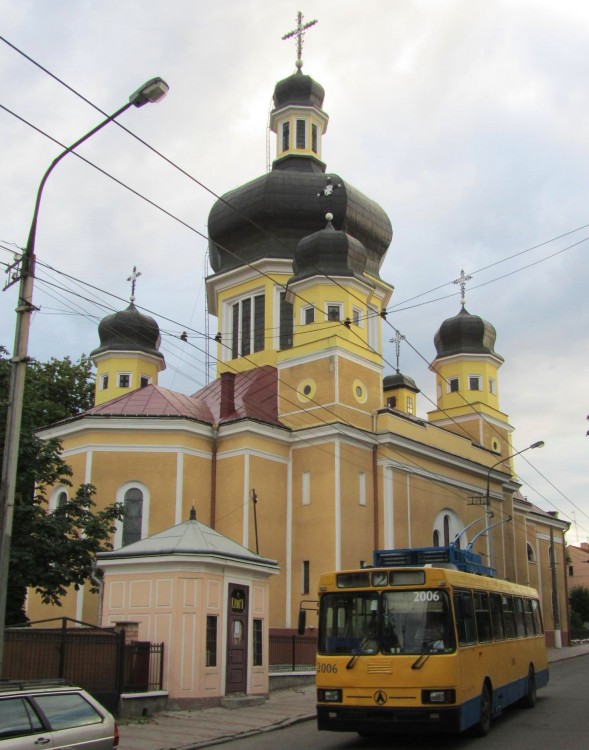 Черновцы. Церковь Успения Пресвятой Богородицы. фасады, вид с востока