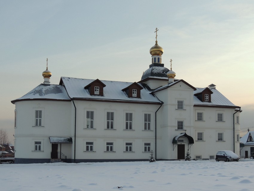 Церковь Владимирской иконы Божией Матери, Бородино (Мытищинский городской округ и гг. Долгопрудный, Лобня, Московская область). общий вид в ландшафте