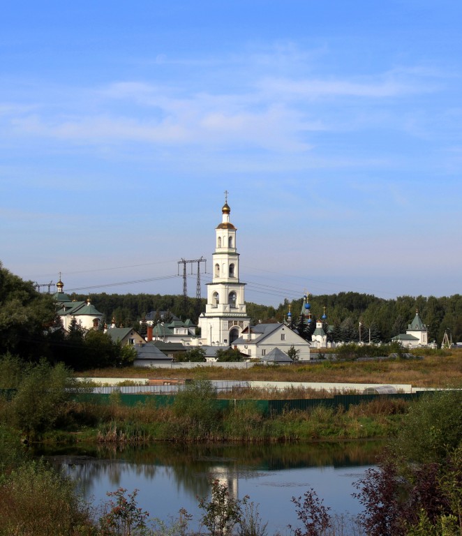 Бородино. Церковь Владимирской иконы Божией Матери. общий вид в ландшафте