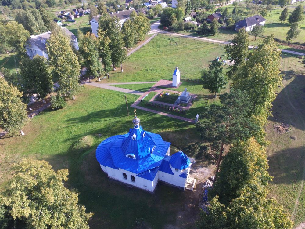 Церковь Михаила Архангела, Завода (Сухиничский район, Калужская область). общий вид в ландшафте