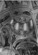 Собор Троицы Живоначальной, Верхний храм. Главный барабан, стены, своды и опорные столбы покрыты росписями, выполненными в 1798 - 1800 гг. живописцами С.С.Курляндцевым и К.С.Новоселовым. Фотография В.А. Плотникова, 1909 год.<br>, Архангельск, Архангельск, город, Архангельская область