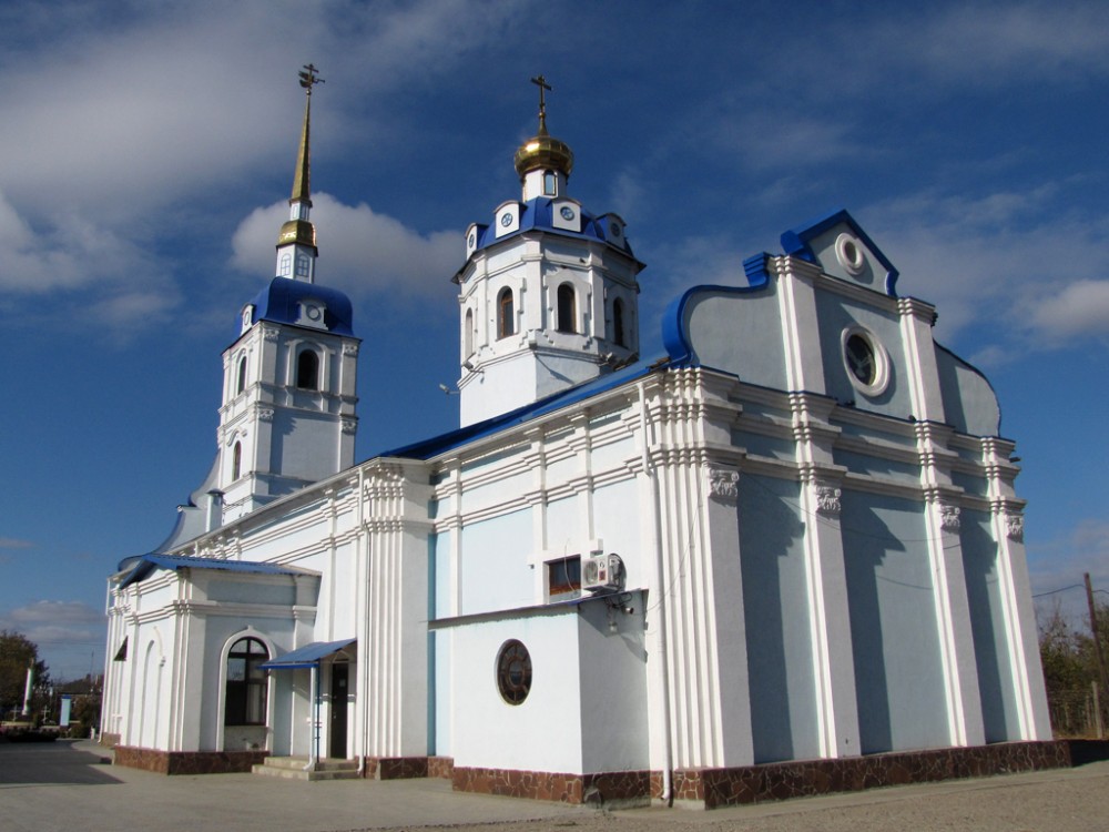 Зеленокумск. Церковь Петра и Павла. фасады