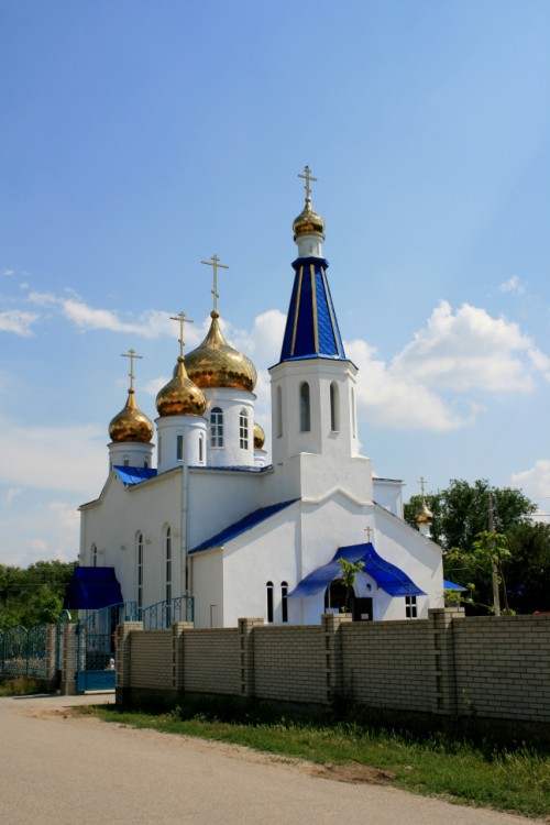 Церковь Казанской иконы Божией Матери, Левокумское (Левокумский район, Ставропольский край). общий вид в ландшафте