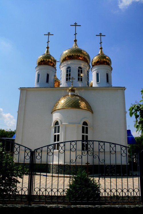 Церковь Казанской иконы Божией Матери, Левокумское (Левокумский район, Ставропольский край). общий вид в ландшафте