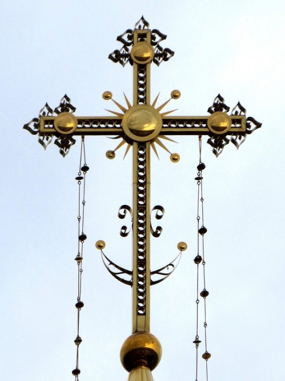 Церковь Трёх Святителей (новая), Ленинградская (Ленинградский район, Краснодарский край). архитектурные детали, Крест колокольни