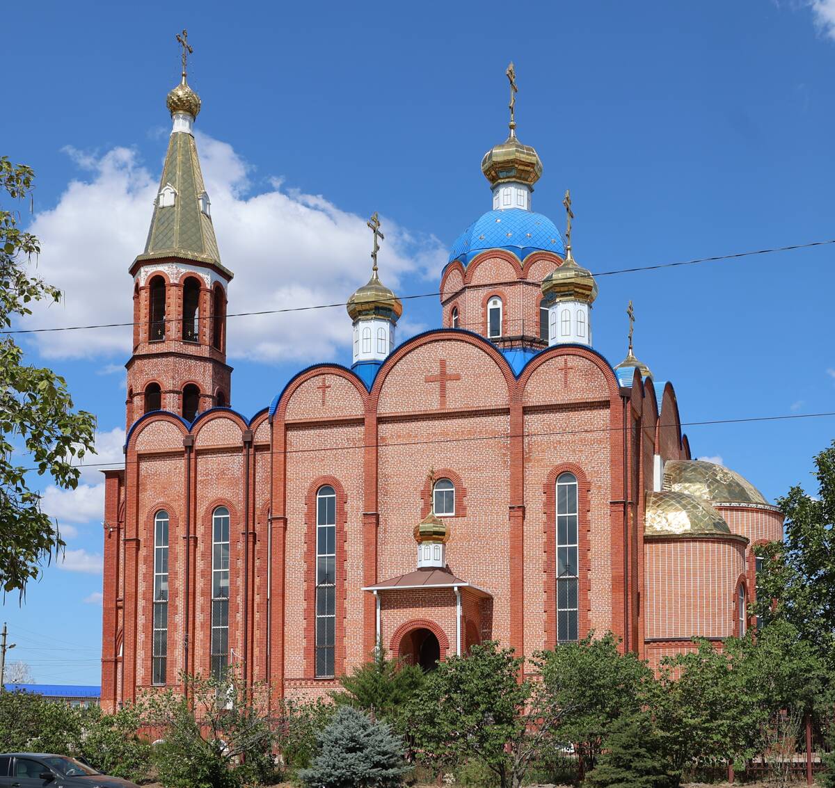 Церковь Трёх Святителей (новая), Ленинградская (Ленинградский район, Краснодарский край). фасады