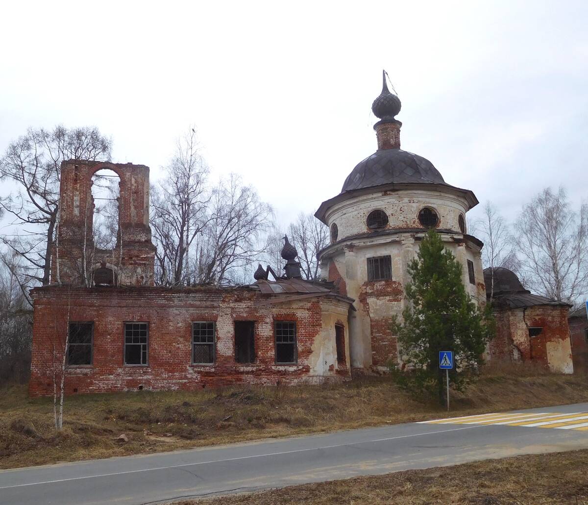 Каргино. Церковь Троицы Живоначальной. фасады