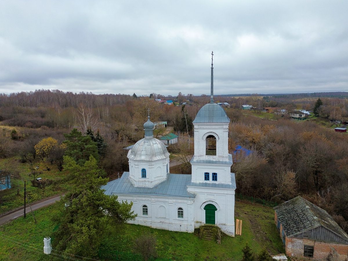 Церковь Иоанна Богослова, Огнев Майдан (Воротынский район, Нижегородская область). общий вид в ландшафте
